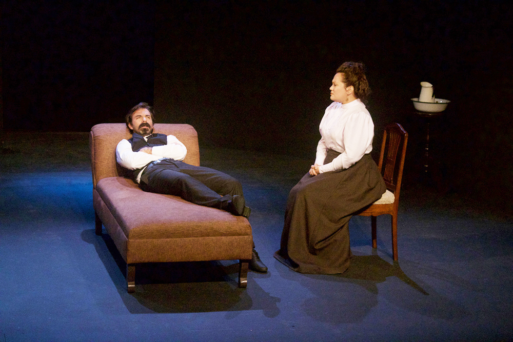 “Hierro”,  una obra sobre el José Martí  “íntimo, secreto y transgresor”, llega a Miami