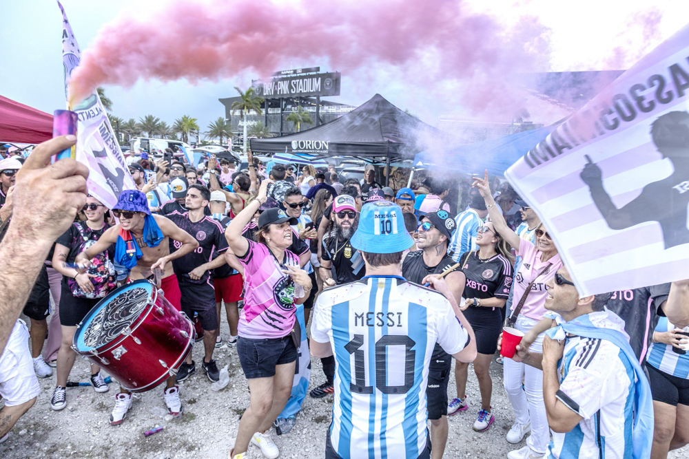 Una fiesta y una tormenta reciben a Messi previo a ser presentado con el Inter Miami
