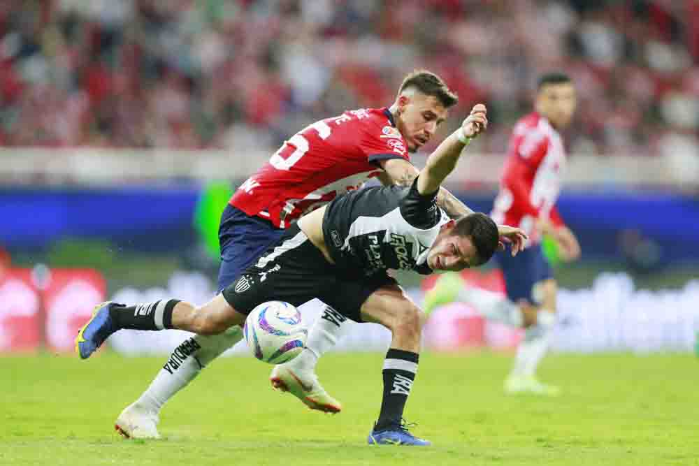 El Guadalajara de Paunovic cumple el primer objetivo del torneo con victoria sobre el Necaxa