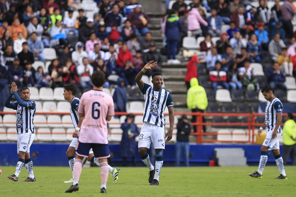 El Real Oviedo rescata empate 1-1 con el Pachuca en inicio de su gira por México