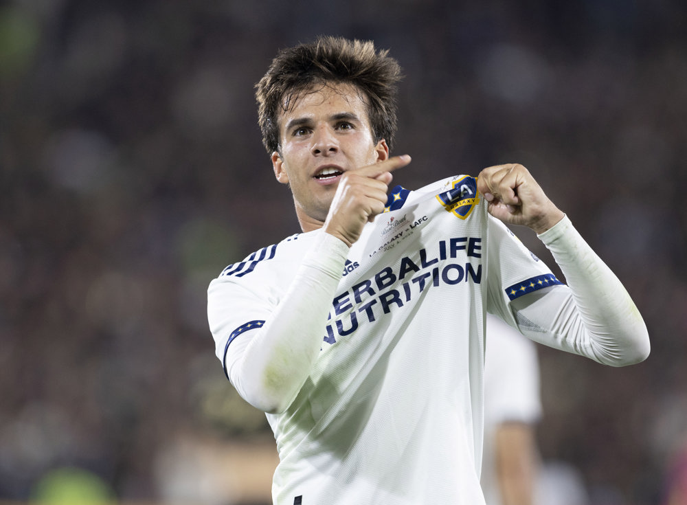 2-1: Riqui Puig reina en Los Ángeles y la MLS hace historia en el Rose Bowl