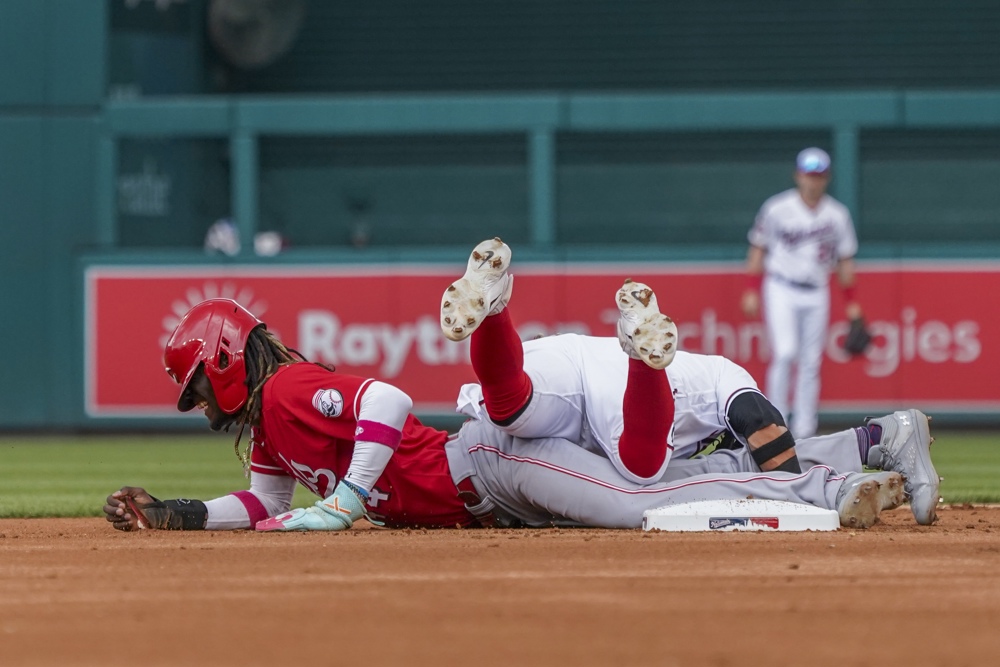 Los Rojos asaltan la División Central guiados por Elly de la Cruz en el Dodger Stadium