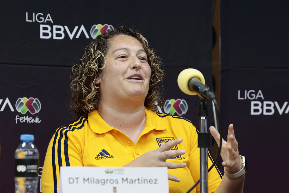Tigres, con la entrenadora española ‘Mila’ Martínez, se corona campeón de campeonas
