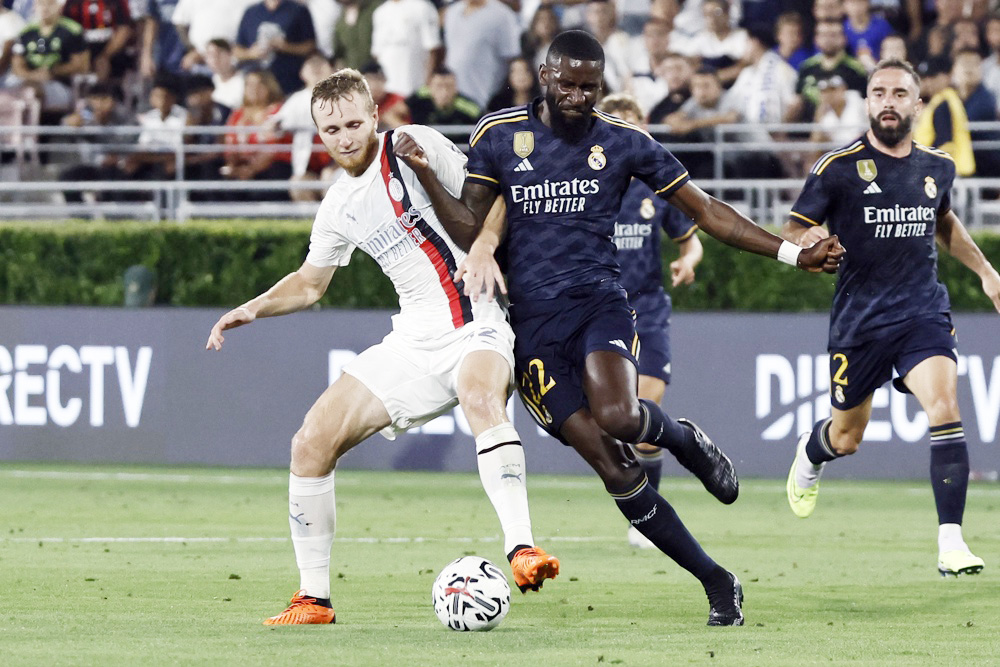 3-2. Valverde firma un doblete y el Madrid remonta al Milan en el estreno de pretemporada