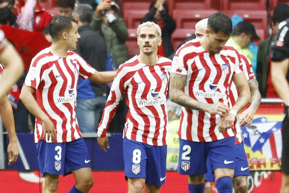 El Atlético de Madrid desata la euforia de hinchas en su llegada a México