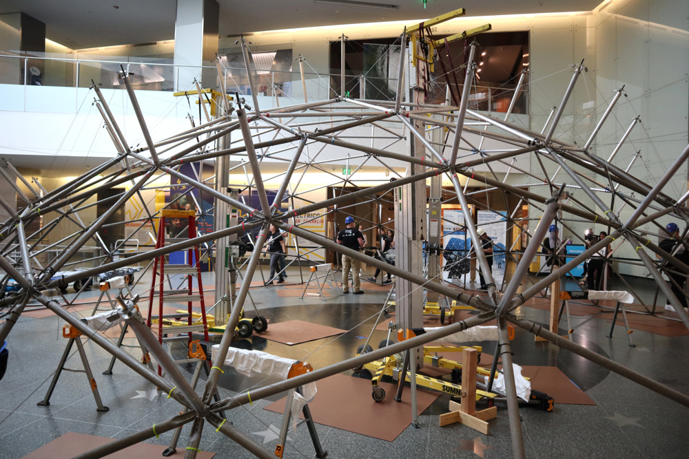 Mil piezas para reconstruir un domo, el mejor refugio contra el cambio climático