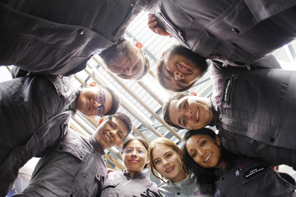 Un campamento especial con la astronauta Katya Echazarreta impulsa a jóvenes en México