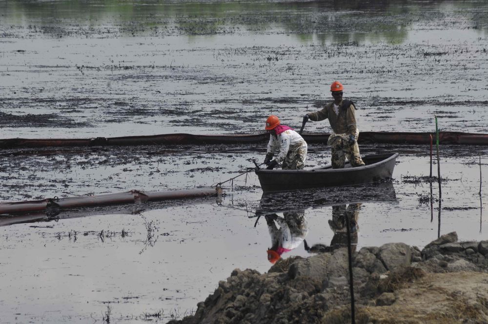 Petróleos Mexicanos admite derrame en el Atlántico pero rebaja sus efectos y alcance
