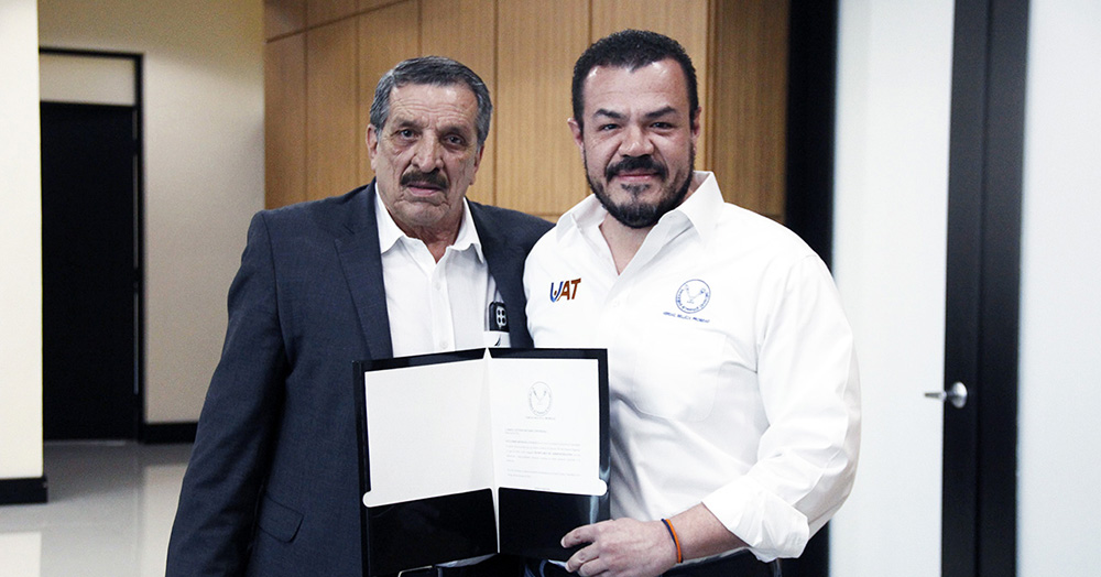 Designa rector a Marco Batarse como secretario de Administración de la UAT