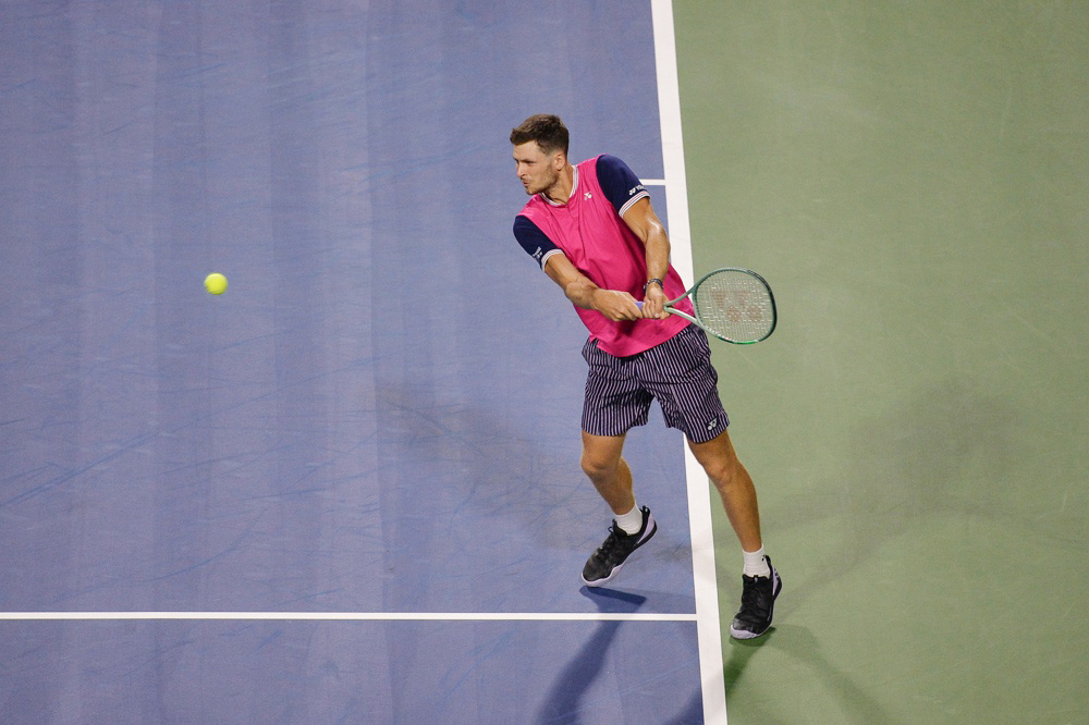 Hurkacz somete a Tsitsipas