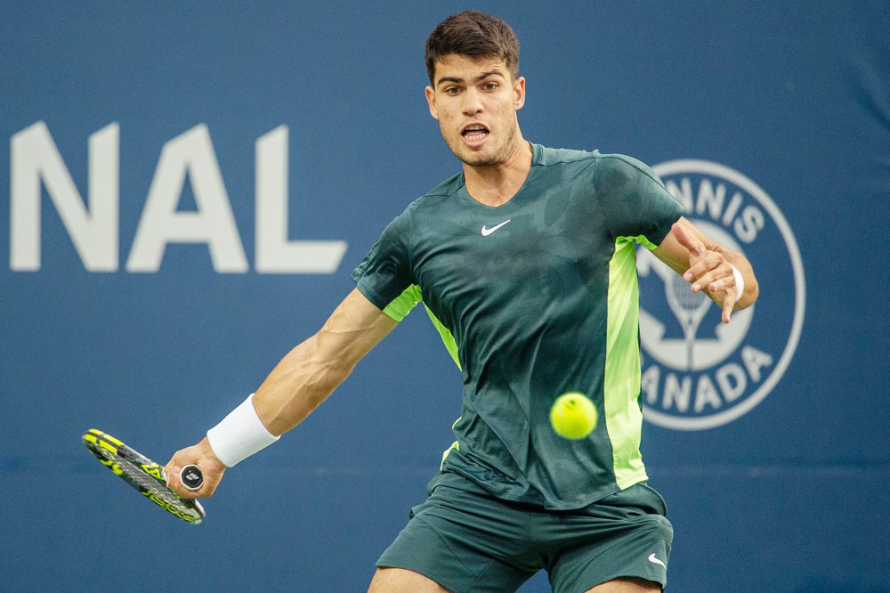 Carlos Alcaraz y Alejandro Davidovich siguen adelante en el Abierto de tenis de Canadá