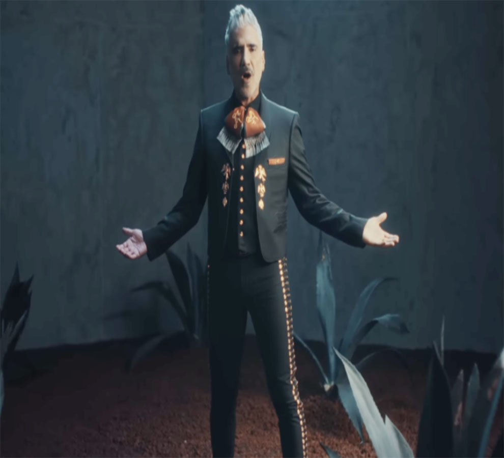 Alejandro Fernández Llega al #1 en EE.UU con “No Es Que Me Quiera Ir”