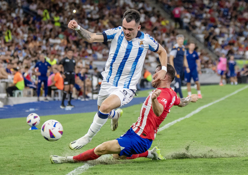 Atlético de Madrid y Real Sociedad empatan sin goles en intenso partido amistoso en México