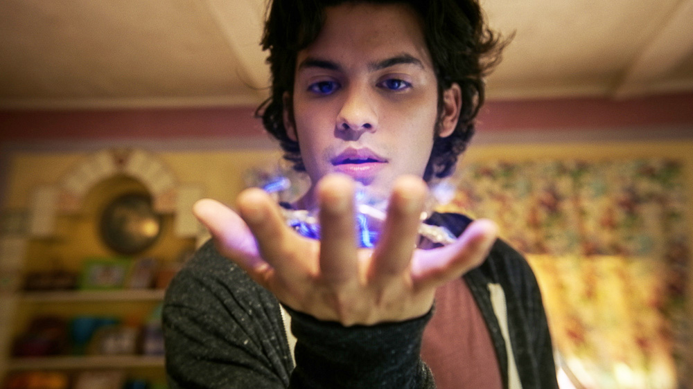 "Blue Beetle" celebra la faceta poco explorada del heroísmo latino