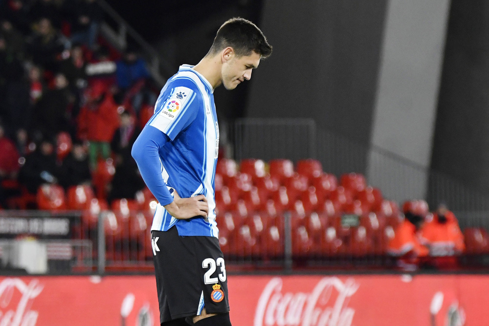 César Montes se niega a entrenar para forzar su salida