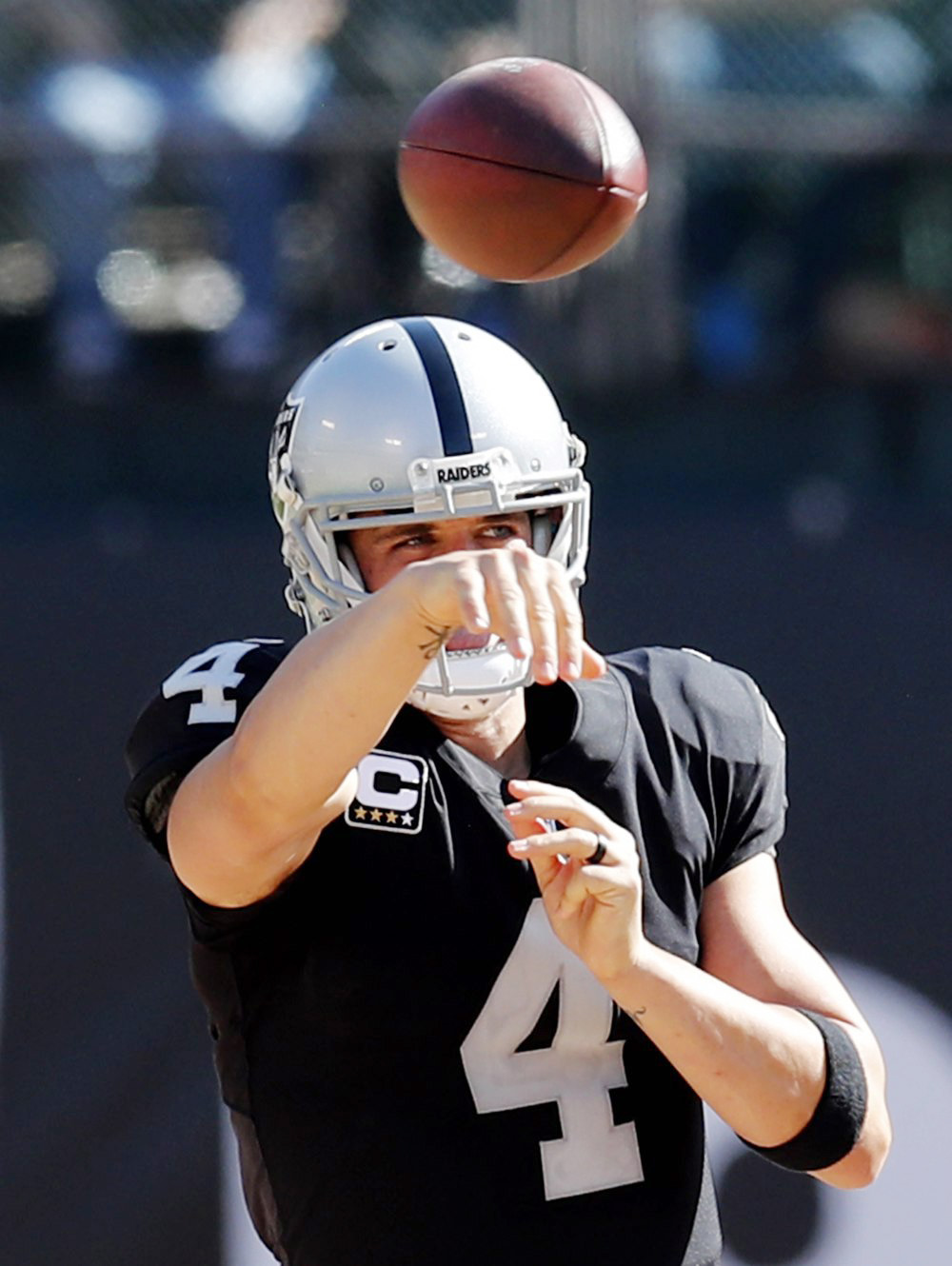 Derek Carr debuta con los Saints ganando a los campeones Kansas City Chiefs (26-24)