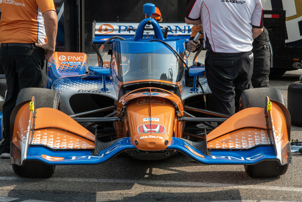 Dixon vuelve a ganar y aplaza el título de Palou