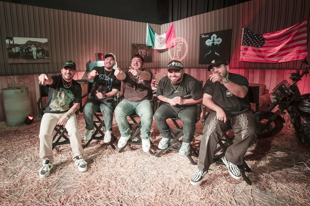 El Grupo Frontera lleva su “Comienzo” a México y agradece el apoyo de López Obrador