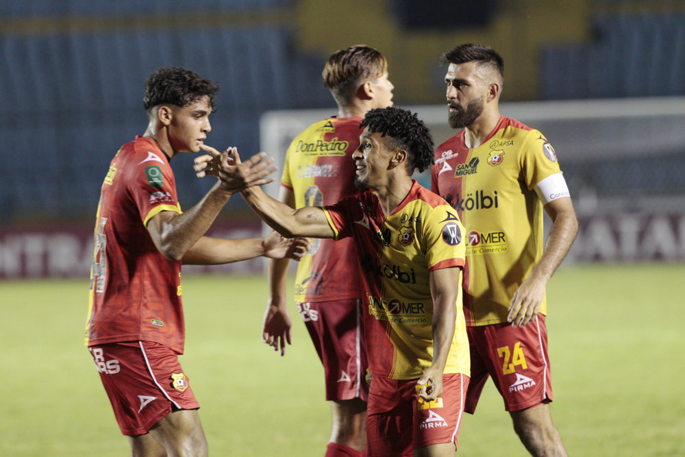 1-2. Herediano avanza como líder del grupo C de la Copa Centroamericana, tras superar a Comunicaciones