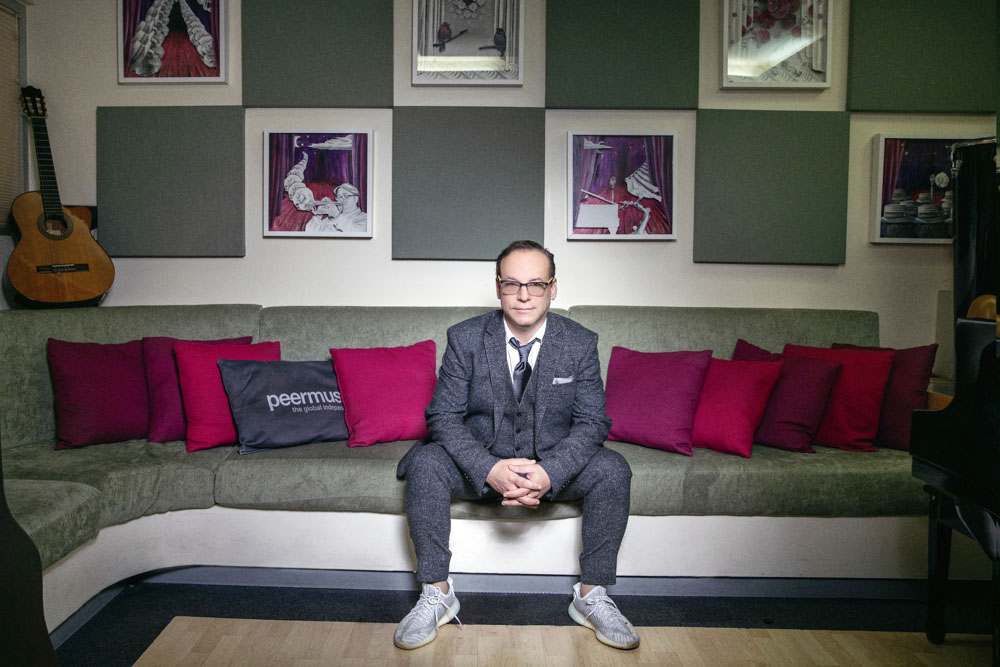 El premiado productor Julio Bagué insta a aprovechar el momento estelar de la música latina