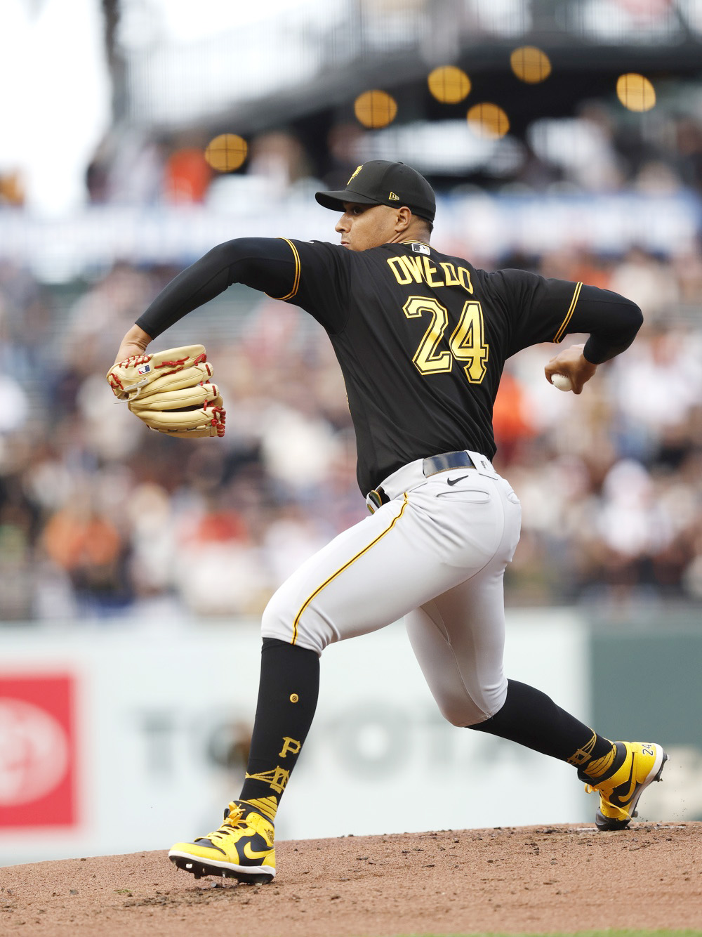 Johan Oviedo coloca la joya monticular en noche arrolladora de Altuve y Álvarez