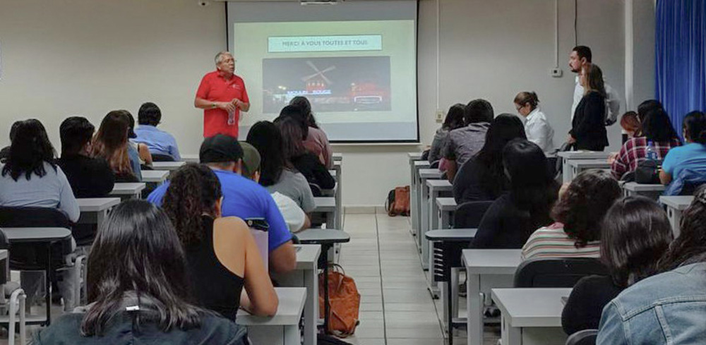 Prepara UAT la recertificación de sus centros de idiomas