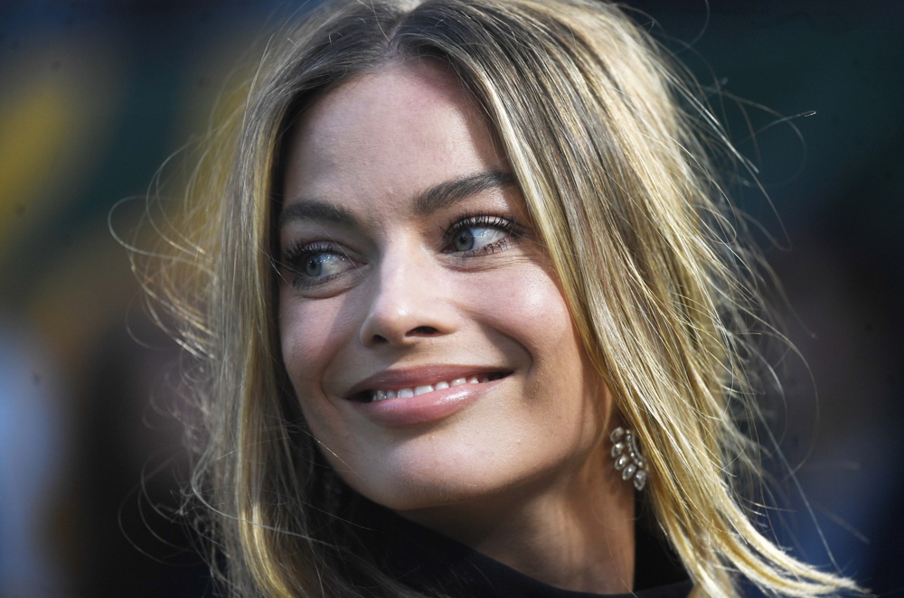 Margot Robbie ganará 50 millones de dólares en sueldo y por la taquilla de “Barbie”