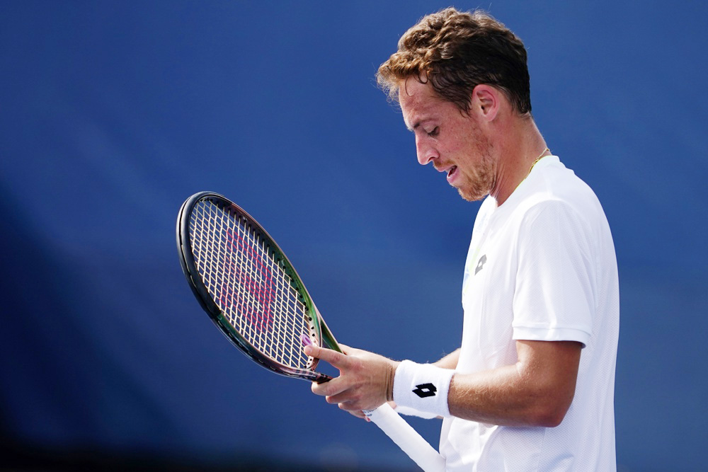 Carballés, eliminado en segunda ronda por Karatsev