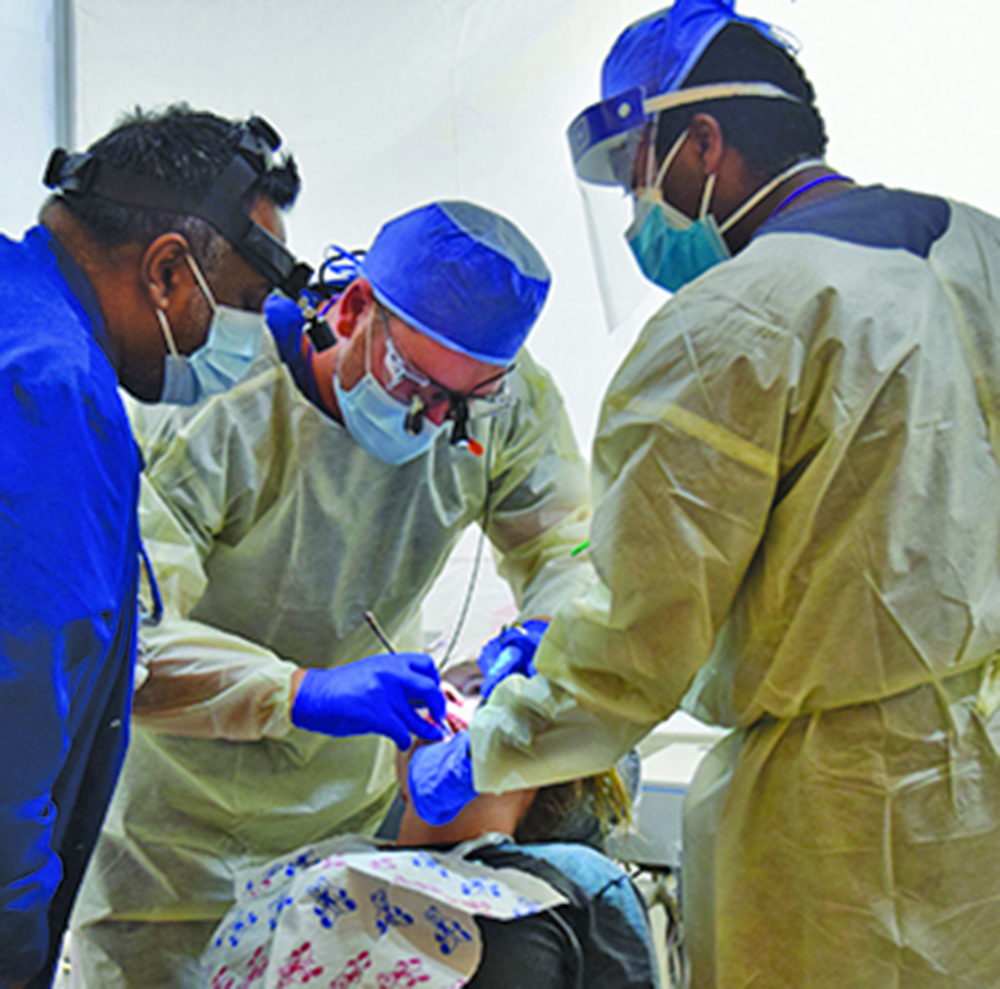 Brindan atención dental básica caritativa a tejanos con recursos limitados