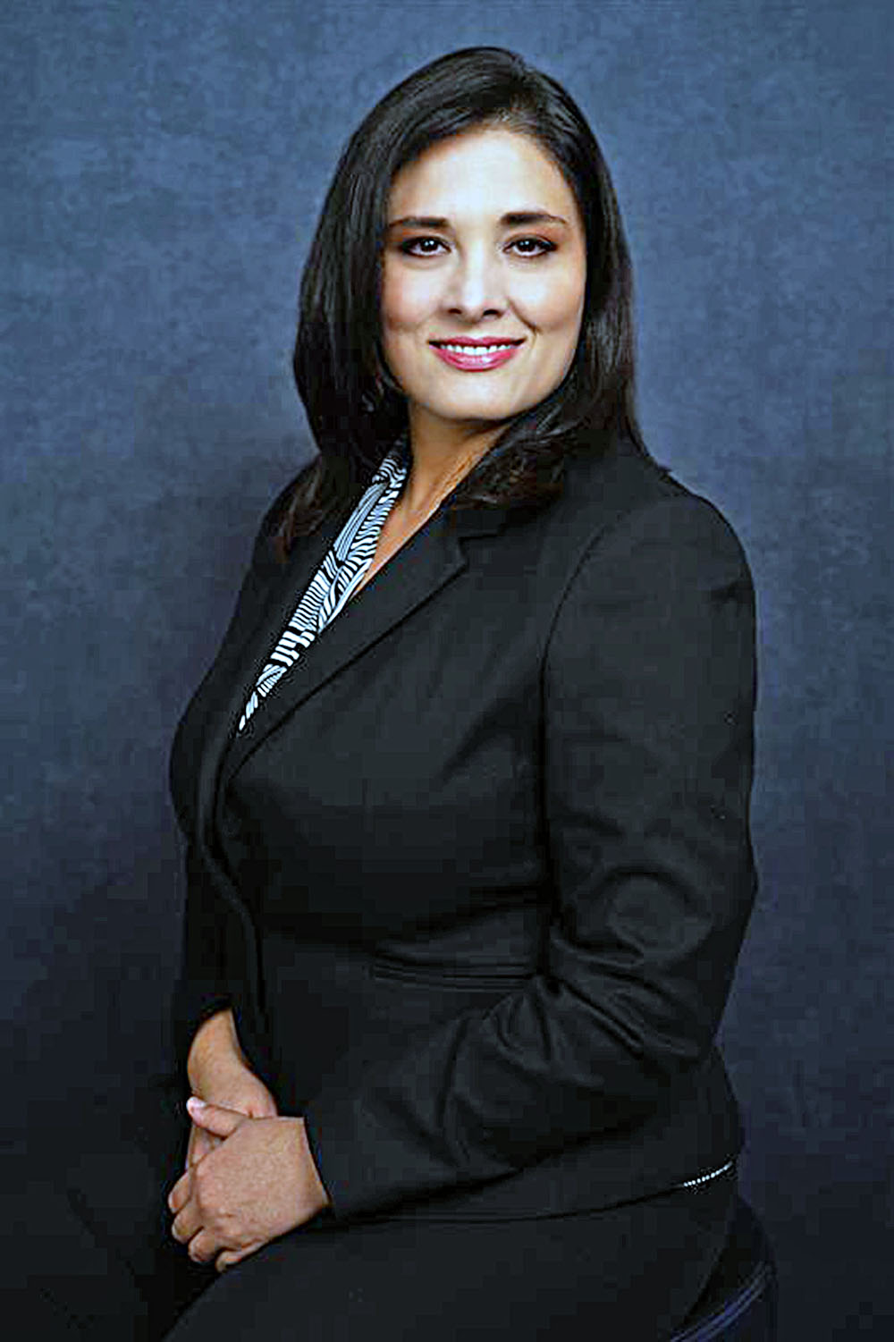 Eligen a Rosalba De Hoyos como superintendente interina de escuelas