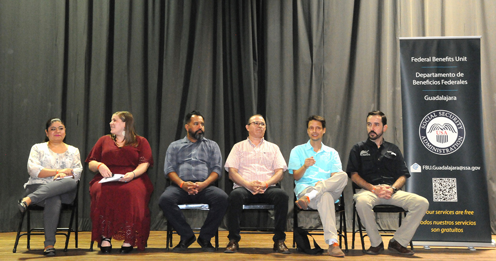 Realizan con éxito la sesión informativa del Consulado de E. U.