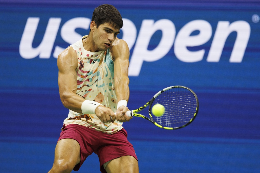Alcaraz avanza a la segunda ronda de US Open y critica el comportamiento de Rubiales