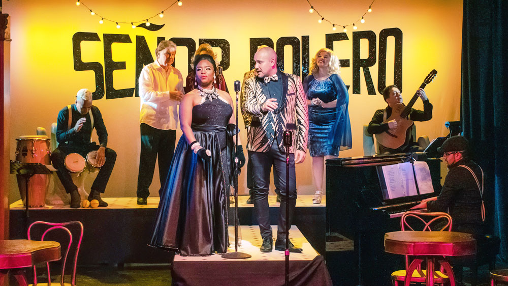 El bolero, protagonista de una comedia de enredos que se presenta en Nueva York