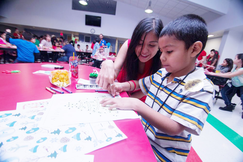 Niños latinos en estados con más leyes antiinmigrantes tienen peor salud, según estudio