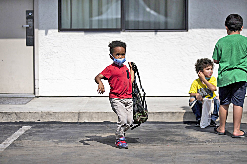 La promoción del consumo de agua en escuelas previene sobrepeso en niños, indica estudio
