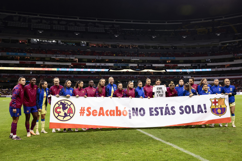 El Estadio Azteca se vuelca en favor de Jenni Hermoso