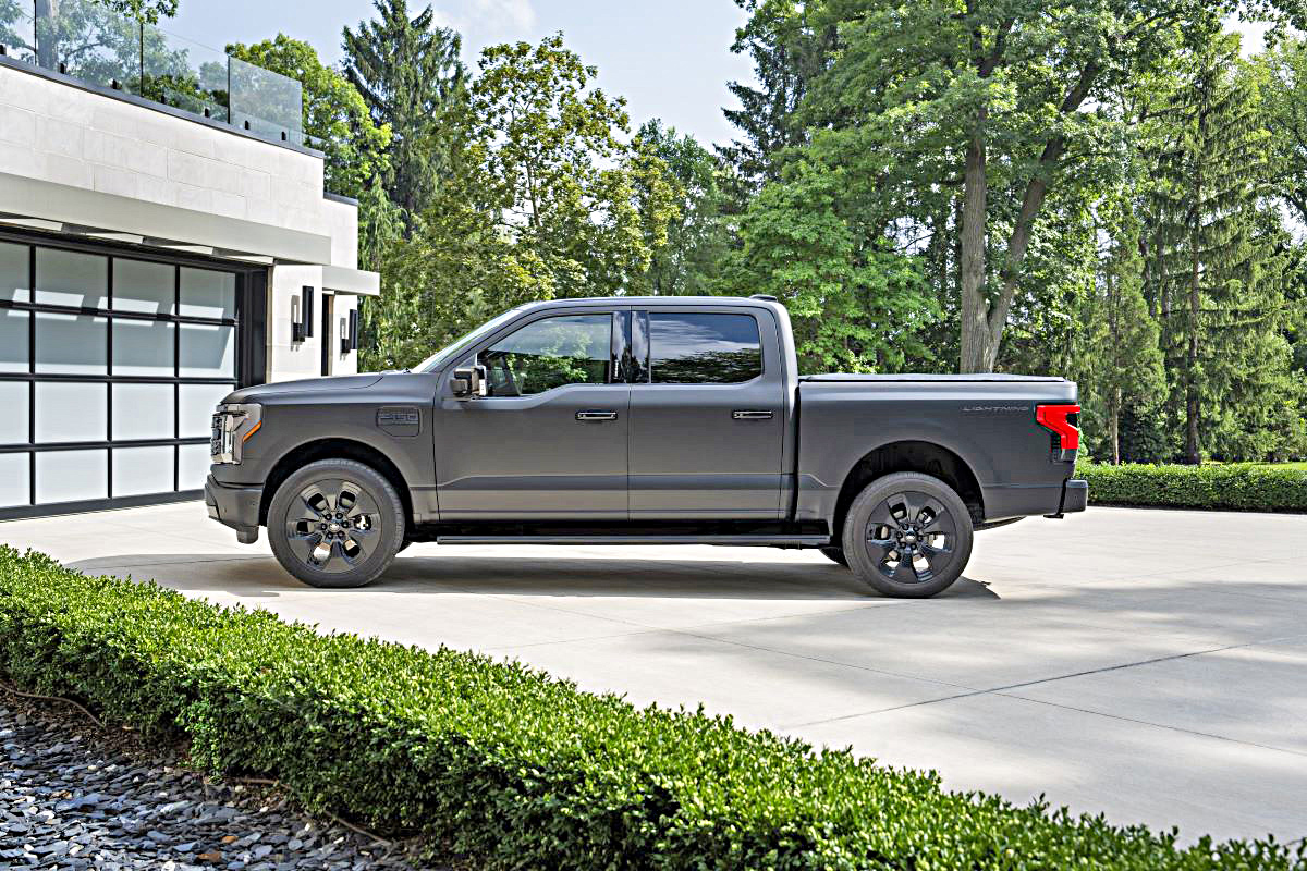 La nueva F-150 Lightning Platinum Black, de edición limitada, agrega una imponente apariencia a la línea de camionetas eléctricas 