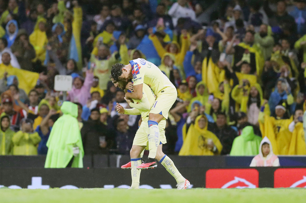 El América, de los chilenos Lichnovsky y Valdés, pretende ser líderes a costa de Pumas