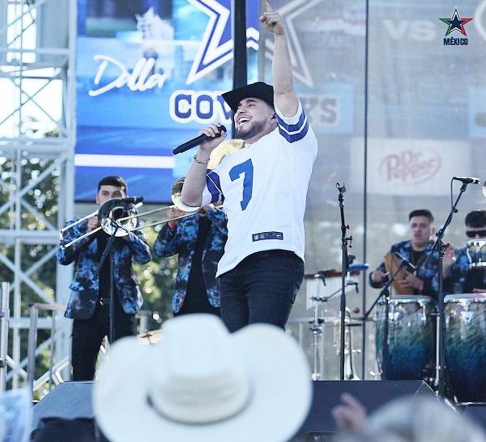 El Bebeto cautiva a espectadores del juego Dallas Cowboys contra los New York Jets