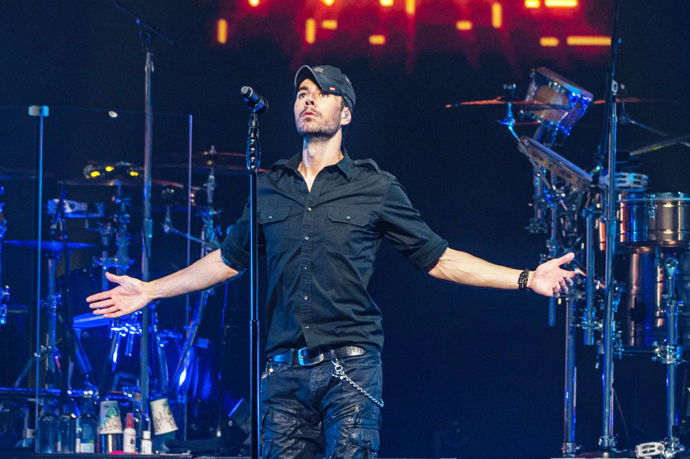 Enrique Iglesias celebra la bachata en el sencillo “Así es la vida” junto a Maria Becerra