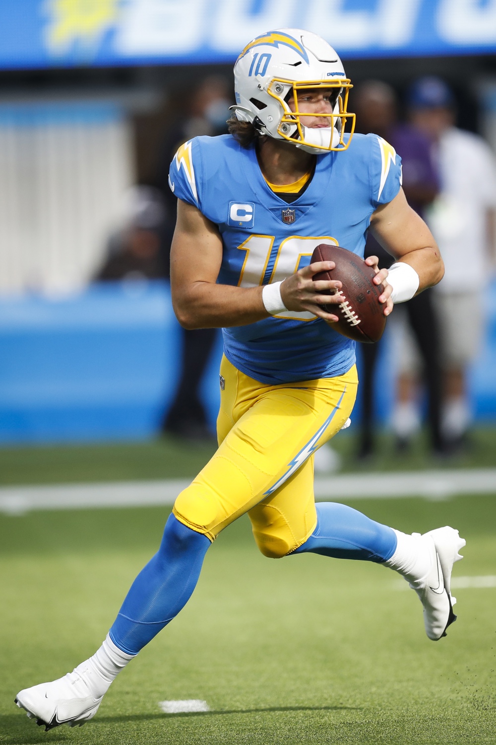 Justin Herbert domina la lista del mejor pagado de la NFL previo al inicio de la temporada