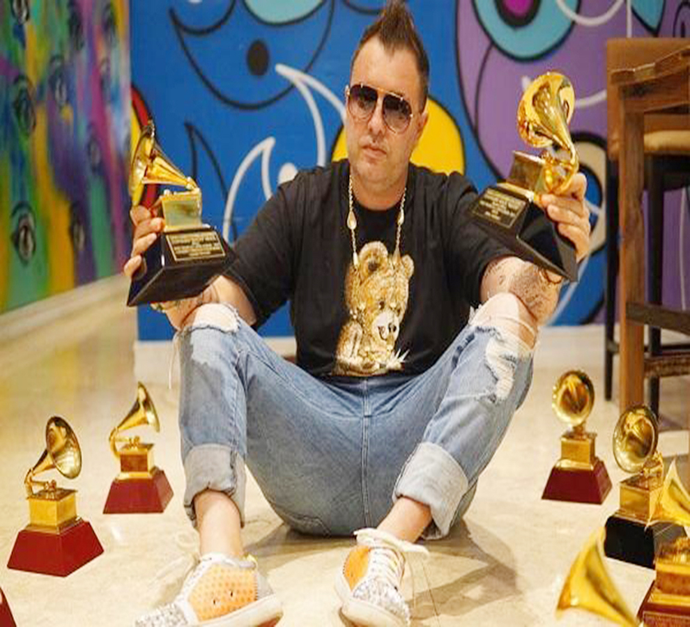 Juan Mario Aracil “Mayito” celebra tres nominaciones al Latin Grammy