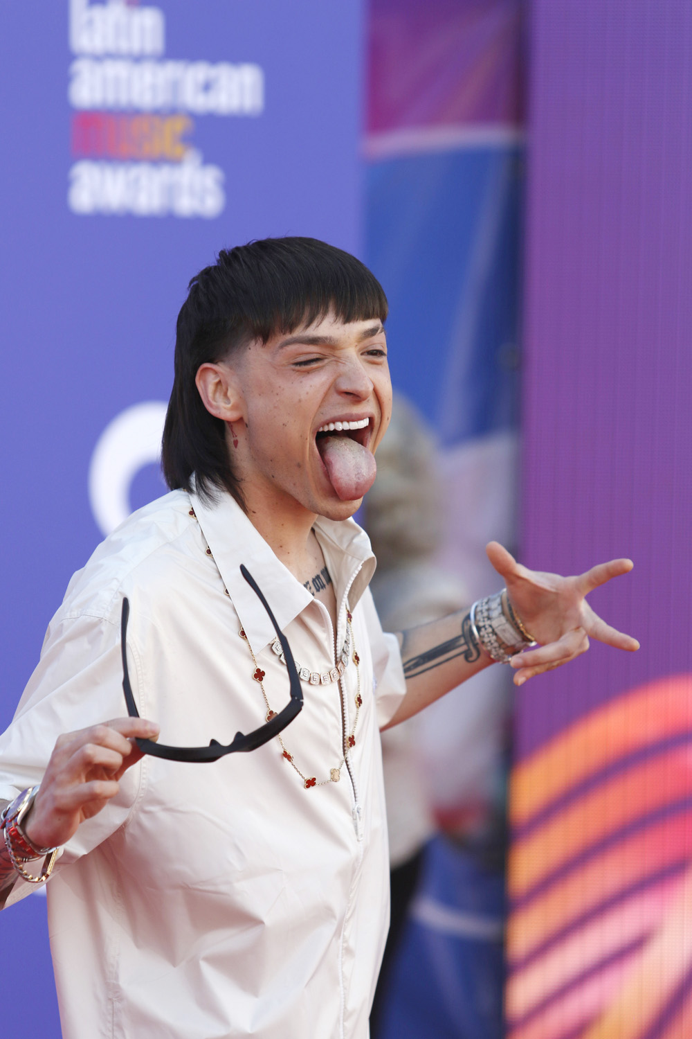 Peso Pluma y Jhayco hablan de los ardientes reencuentros con una expareja en “Ex-Special”