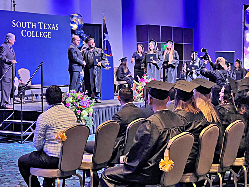 Celebran a los graduados de GED, un nuevo comienzo