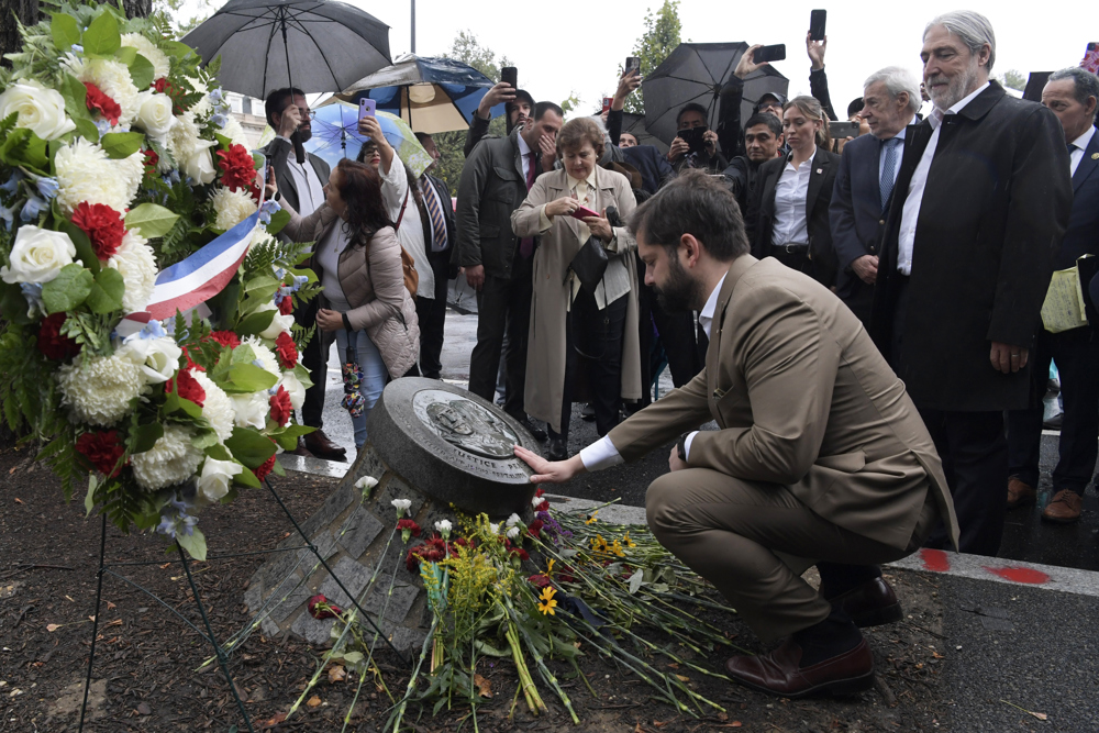 Boric lidera un homenaje a Letelier instando a EE.UU. a repensar su papel en la dictadura