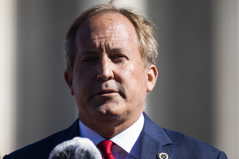 El polémico fiscal general de Texas es absuelto en un juicio político por corrupción