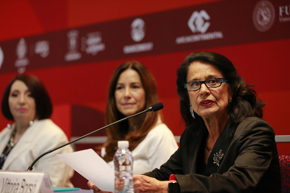 La escritora mexicana Coral Bracho gana el Premio FIL de Literatura 2023