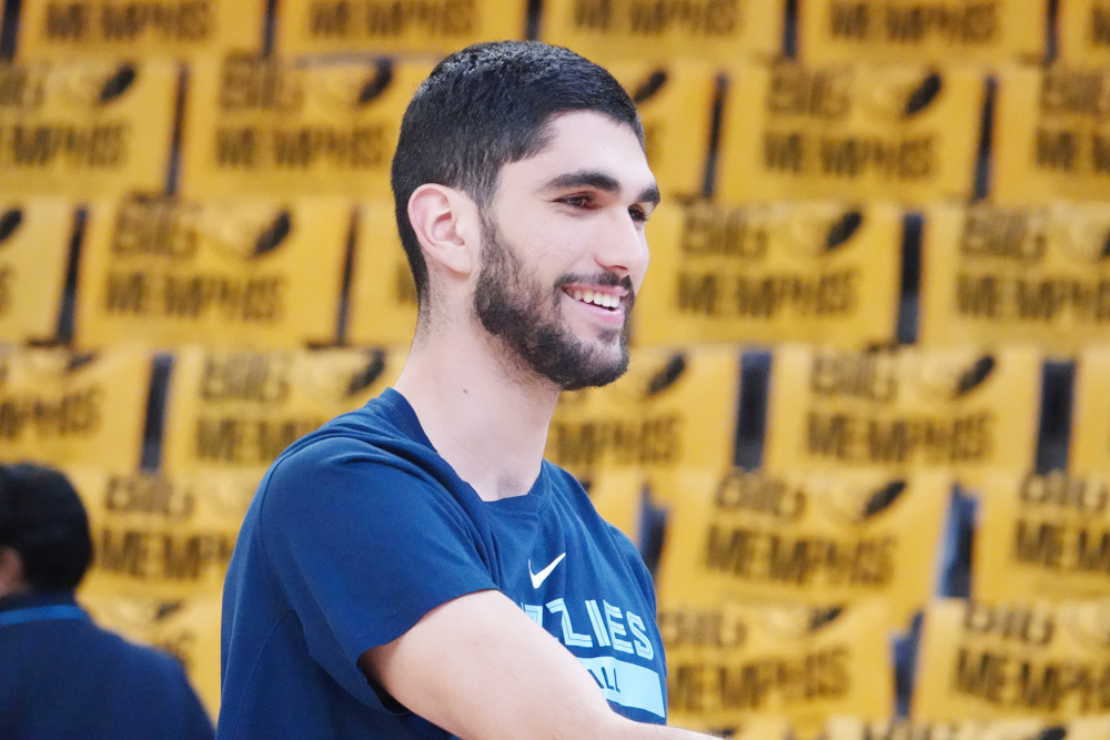 Aldama aporta 10 puntos y 8 rebotes en el triunfo de los Grizzlies contra los Pacers