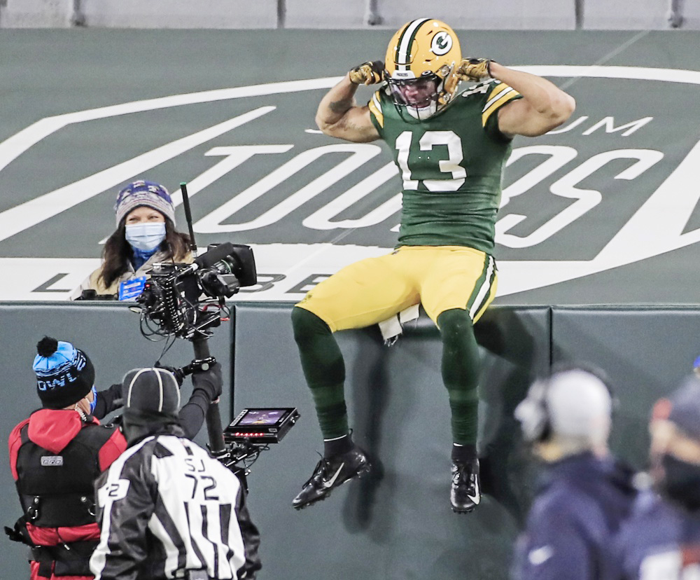 Allen Lazard dice que Aaron Rodgers se disfrazó de Batman para motivar a los Jets