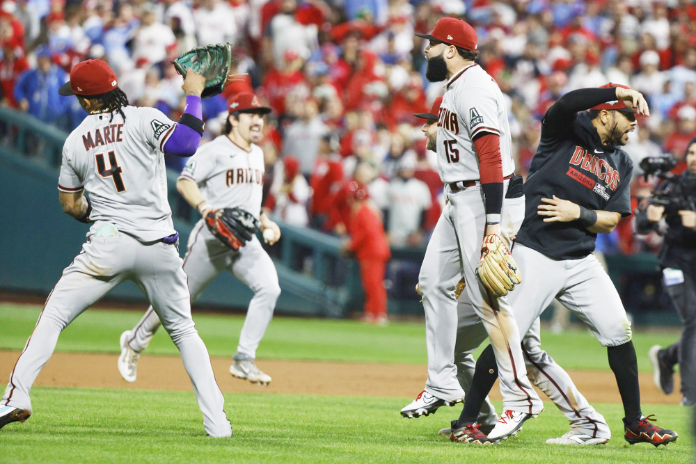 2-4. Los Diamondbacks vencen a los Filis y avanzan a la Serie Mundial